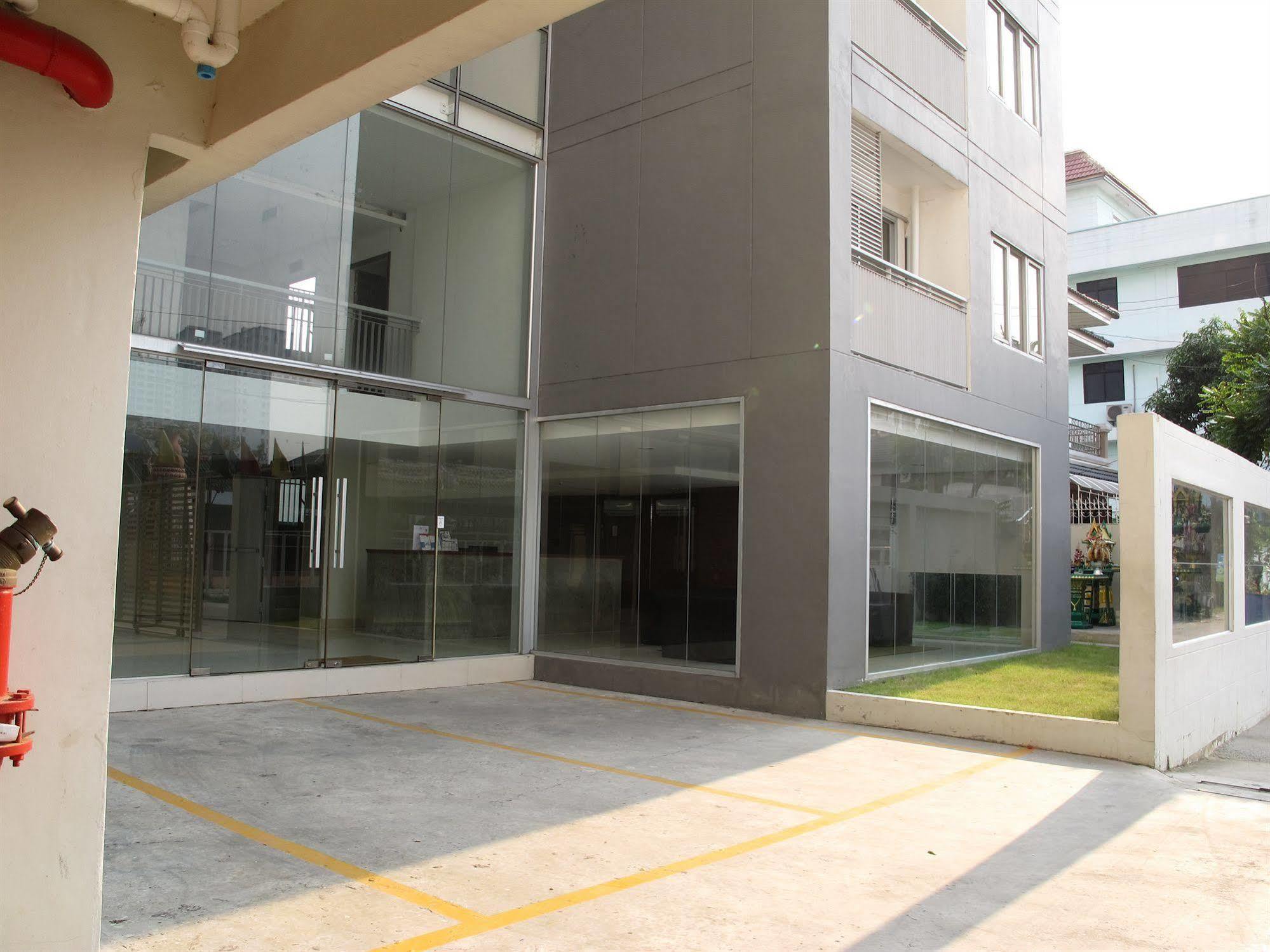 Utd Apartments Sukhumvit Ban Khlong Nang Li Esterno foto